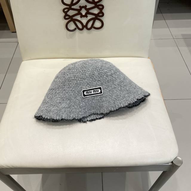 Miumiu Miu Miu Plush Fisherman Hat Women Autumn and Winter 2025 New Xiaoxiang St
