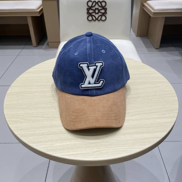 Lv Louis Vuitton's autumn and winter color-blocked corduroy baseball cap is a ho