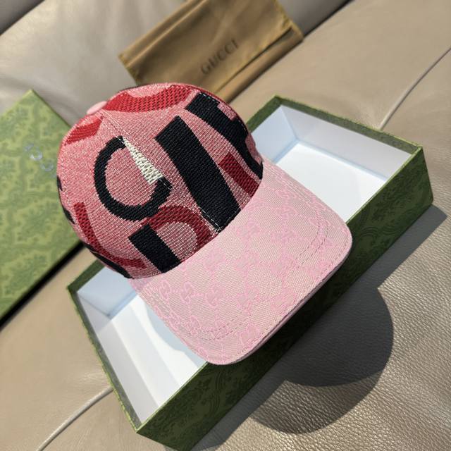 Gucci 2025 new comes with a box bag. Gucci's new original baseball cap, graffiti