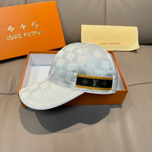 comes with a packaging bag, Lv Louis Vuitton new original baseball cap, classic