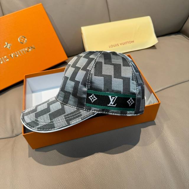 comes with a packaging bag, Lv Louis Vuitton new original baseball cap, classic