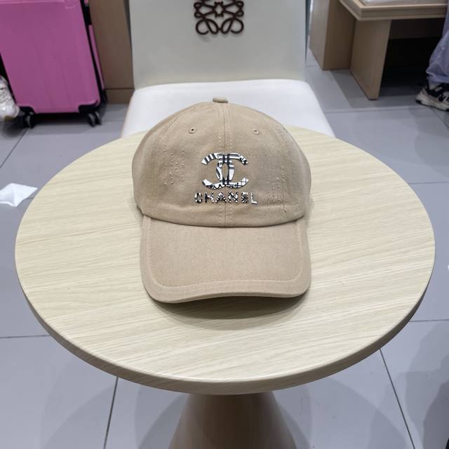 Chanel new baseball cap, classic and simple, fashionable and casual design, new
