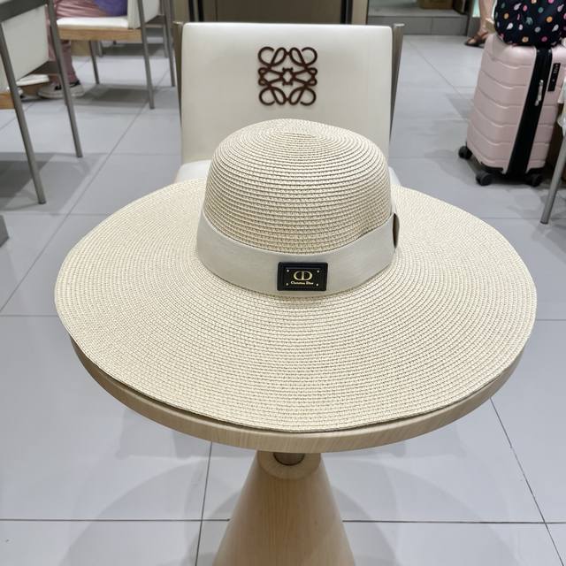 Dior new straw hat, straw hat, large brim straw hat, sun hat, easy to carry, hea