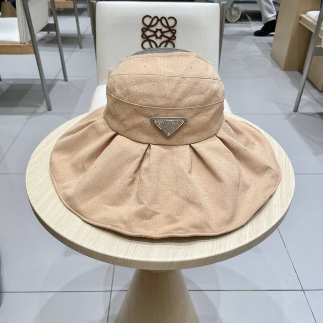Prada Prada hat women's summer sun protection spring and autumn French hot diamo