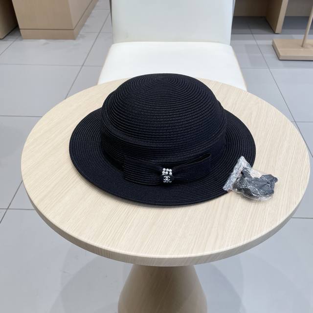 Chanel Chanel 2025 French flat-brimmed fisherman hat women's summer sun protecti