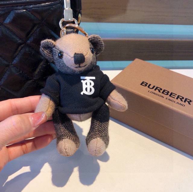 Burberry OEM P bear pendant, Burberry sweatshirt teddy bear keychain pendant is