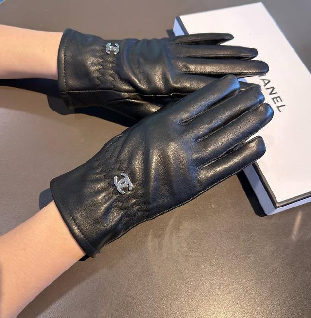 2025 new exclusive touchscreen gloves, Chanel original quality official website