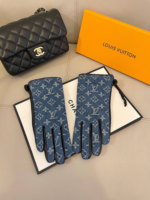 Lv new cloth and leather gloves with touch screen, super good-looking with cashm