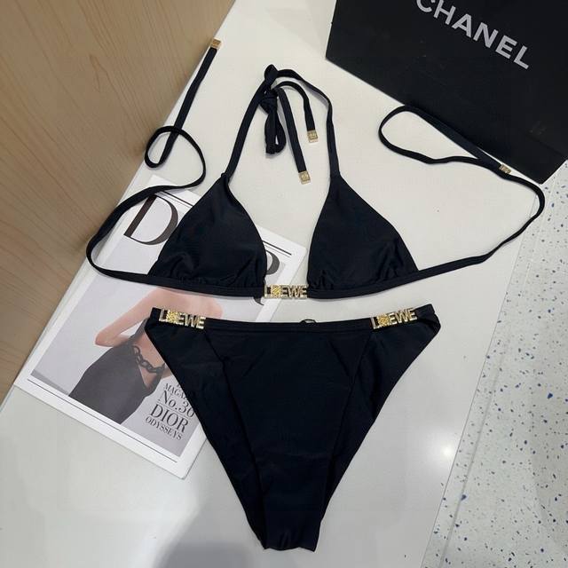 Loewe swimsuit, a must-have for fashionistas. Super figure-flattering! Sml DDD