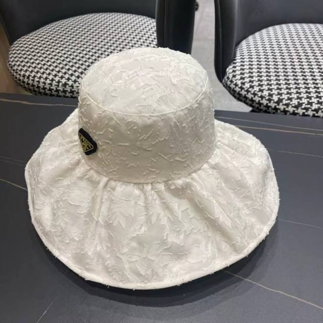 Prada Prada sun hat women's sun protection sun visor bucket hat Korean version l