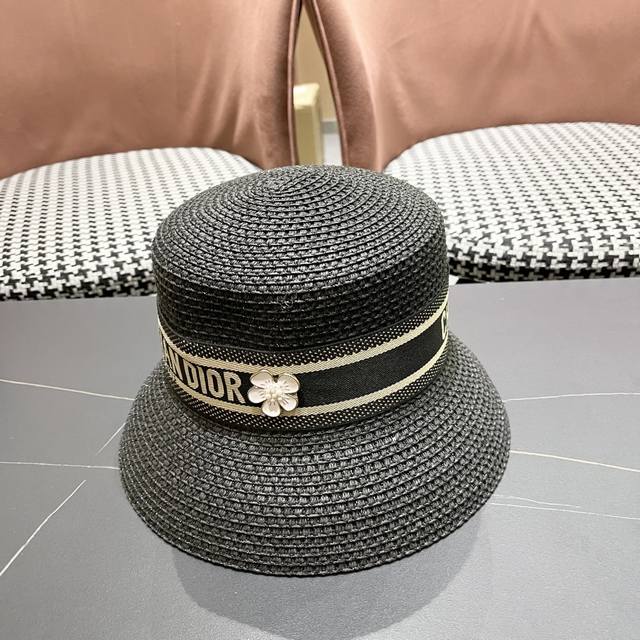 Dior Dior 2025 new bucket straw hollow sun hat basin hat beach style, simple and