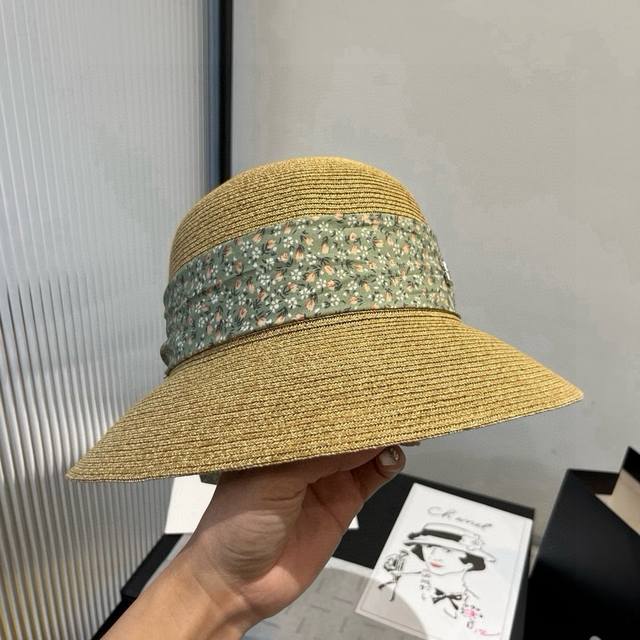 Dior new straw hat, sun-proof beach straw hat, head circumference 57cm DDD