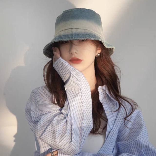 Prada cowboy bucket hat, sun visor, head circumference 57cm DDD