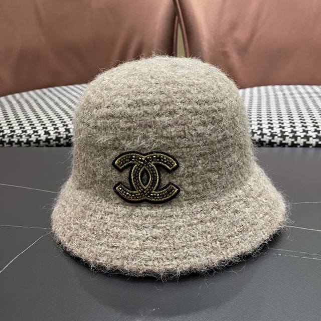 Chanel Chanel 2025 Autumn and Winter Lambswool Versatile Face Showing Small Buck