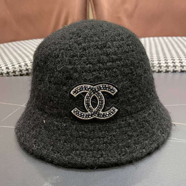 Chanel Chanel 2025 Autumn and Winter Lambswool Versatile Face Showing Small Buck