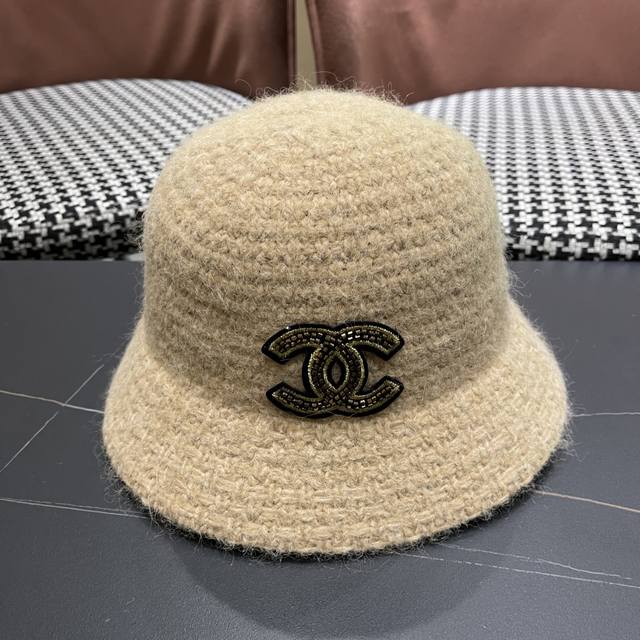 Chanel Chanel 2025 Autumn and Winter Lambswool Versatile Face Showing Small Buck