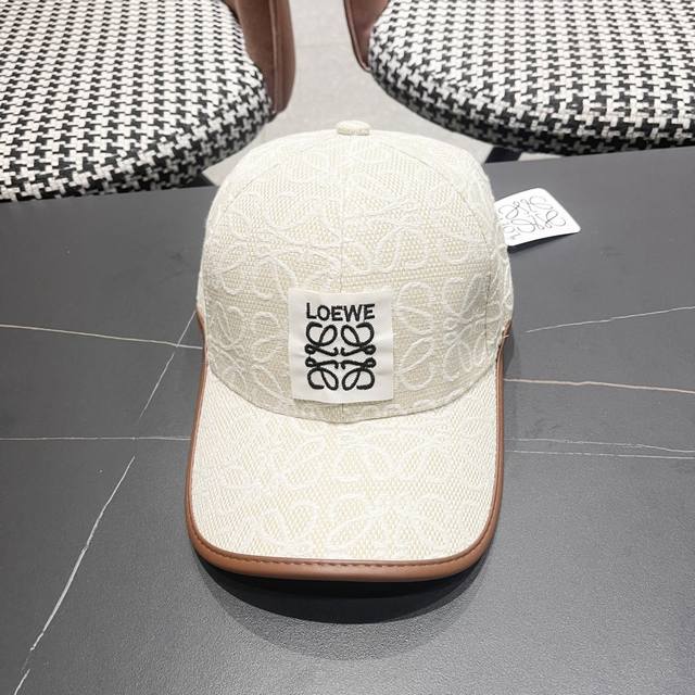 Loewe's new simple embroidered classic Logo, super texture, exquisite brand styl