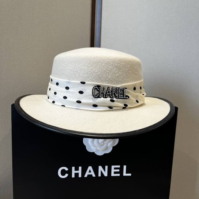 P White Chanel new wool hat, flat top hat, 100% wool fabric%, head circumference