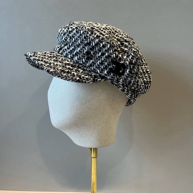 Chanel new duckbill painter hat, head circumference 57cm DDD