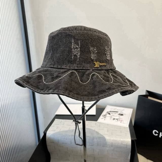 Lv denim bucket hat, head circumference 57cm DDD