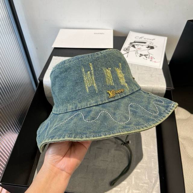 Lv denim bucket hat, head circumference 57cm DDD
