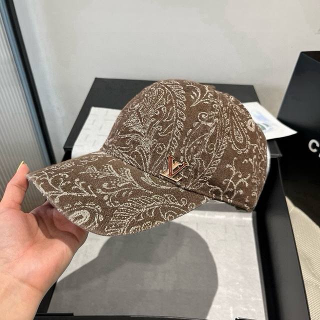Lv new style peaked cap, head circumference 57cm DDD