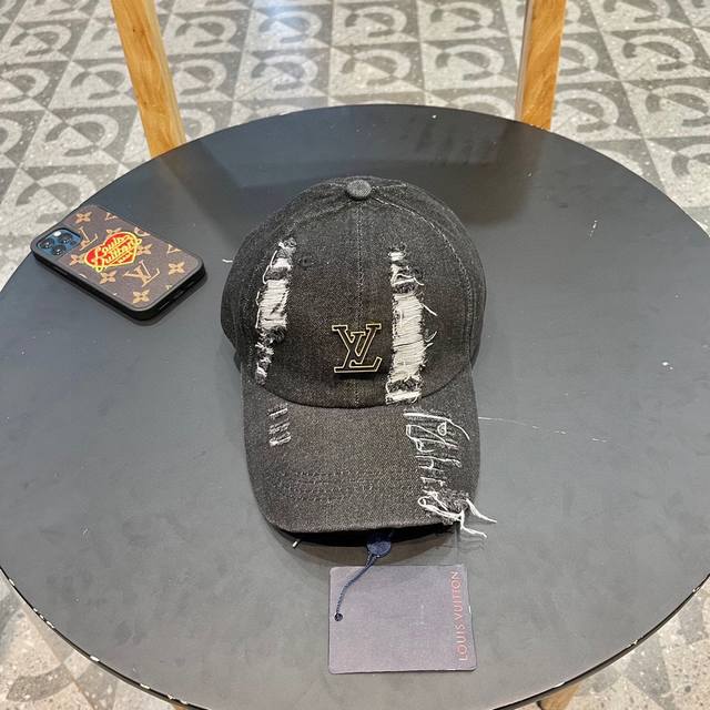 Lv Louis Vuitton Embroidered Paneled Baseball CapA must-have for fall, this colo
