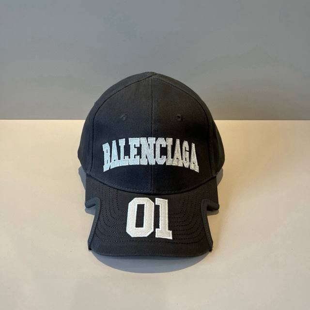 Balenciaga's new logo baseball cap, cool colors, different styles for men and wo