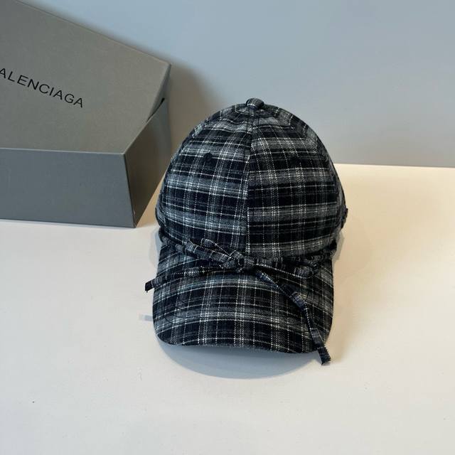 Balenciaga's new logo baseball cap, cool colors, different styles for men and w