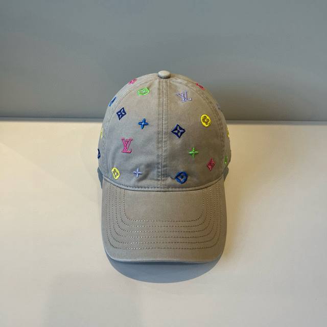 Louis Vuitton baseball cap Louisvuitton new Lv baseball cap, heavy craftsmanship