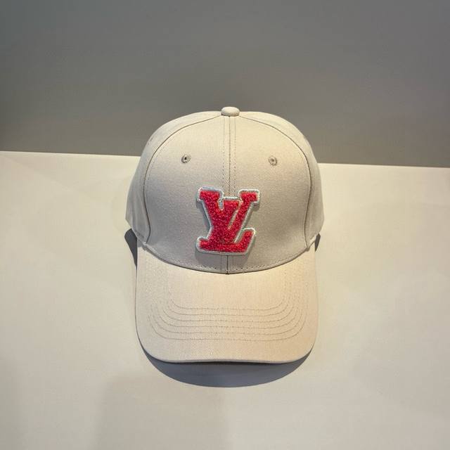 Louis Vuitton baseball cap Louisvuitton new Lv baseball cap, heavy craftsmanship