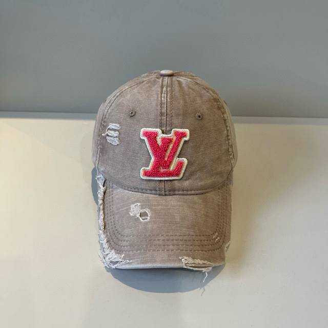 Louis Vuitton baseball cap Louisvuitton new Lv baseball cap, heavy craftsmanship