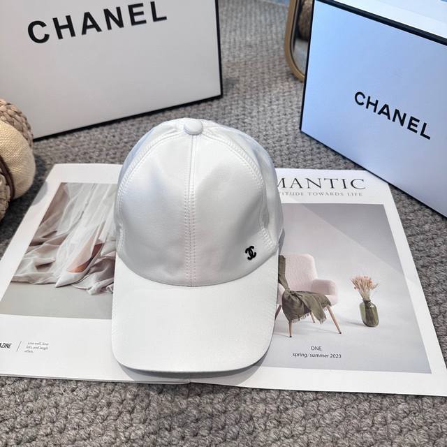 Chanel's new pearl tail button simple embroidered logo baseball cap, new arrival