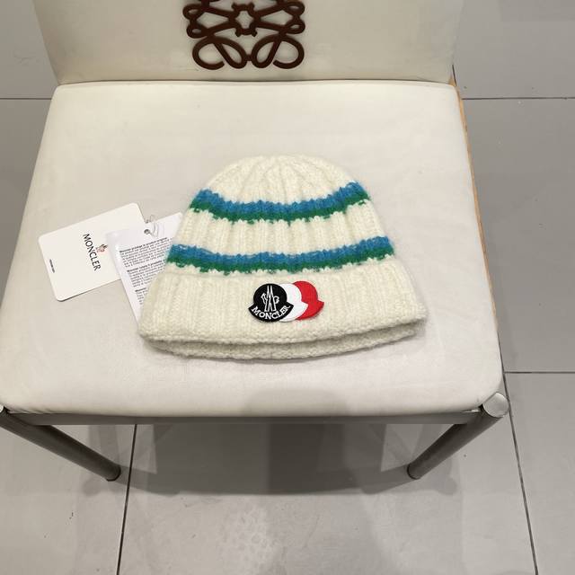 Moncler 2025 autumn and winter new fashion striped knitted hat women's thick war