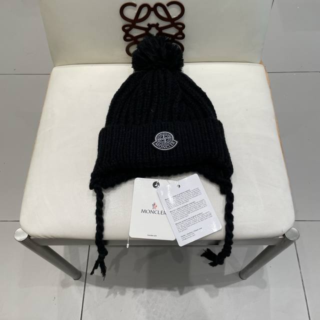 Moncler Moncler winter face-revealing small Lei Feng hat women's knitted wool ha