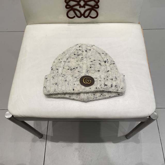 Gucci Gucci 2025 new autumn and winter colorful dot knitted hat women's Korean s