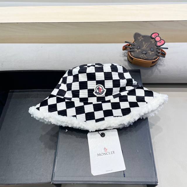 Moncler checkerboard double-sided bucket hat for women autumn and winter warm fa