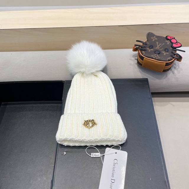 Moncler knitted hat autumn and winter new hat women's wool hat imitation fox fur