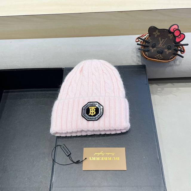 Burberry new knitted cable wool hat women's autumn and winter ear protection col