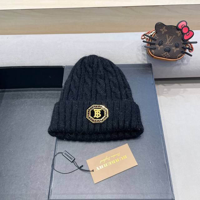 Burberry new knitted cable wool hat women's autumn and winter ear protection col