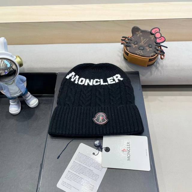 Moncler knitted wool hat with ball! A winter favorite for young ladies~ Looks gr