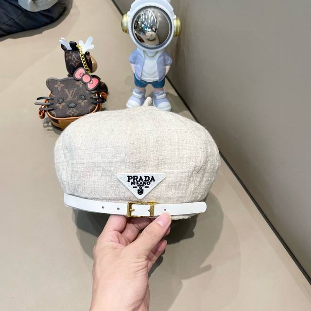 Prada Prada beret women's autumn and winter round face small beret hat Internet