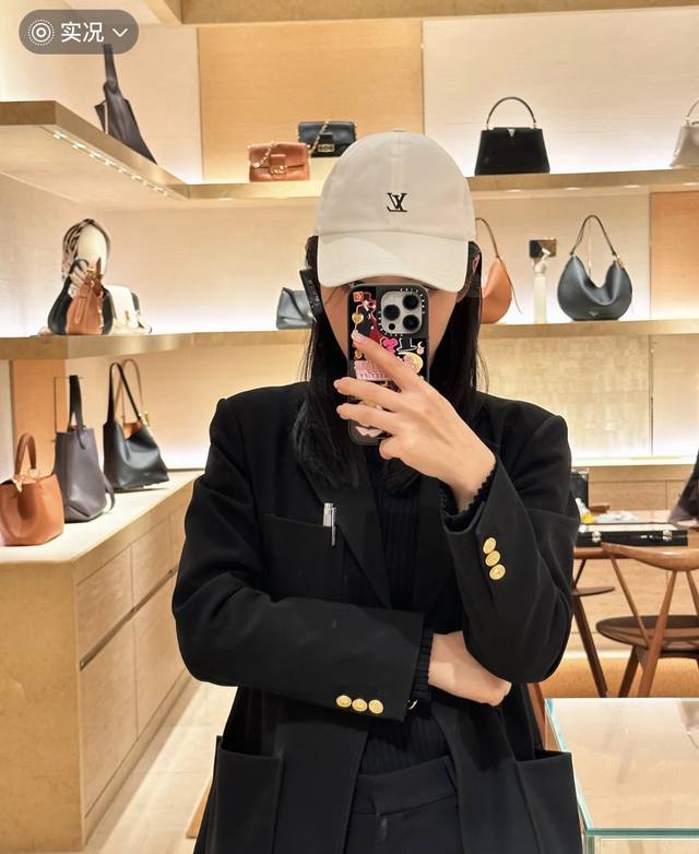 Lv Louis Vuitton baseball cap is light and breathable. Perfect version, exclusiv
