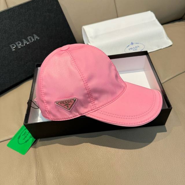 Hot inverted triangle cap in four colors! comes with a box bag, Prada classic o