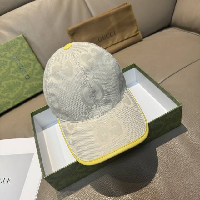 comes with a packaging bag, a new Gucci baseball cap with a candy-colored large