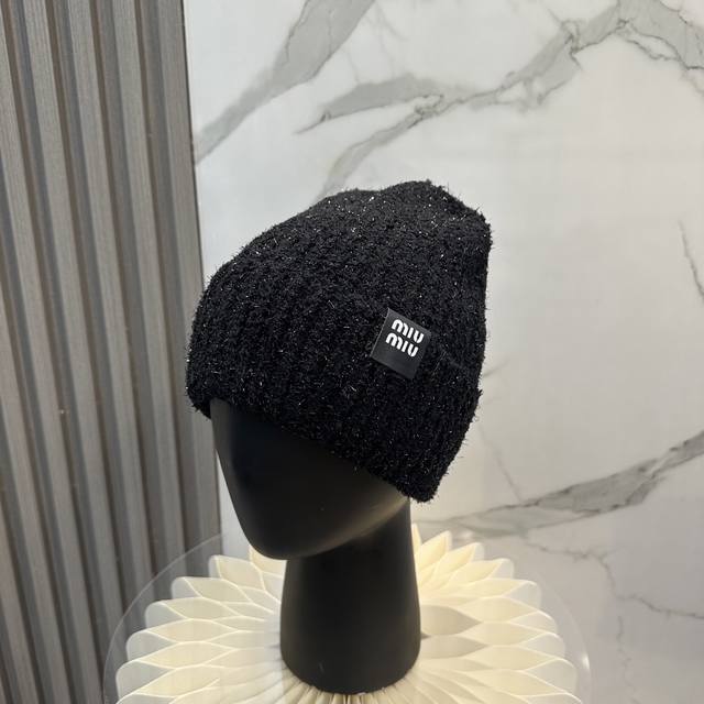 Miumiu Miu Miu popular knitted hat! Too good, high elastic fabric classic color,