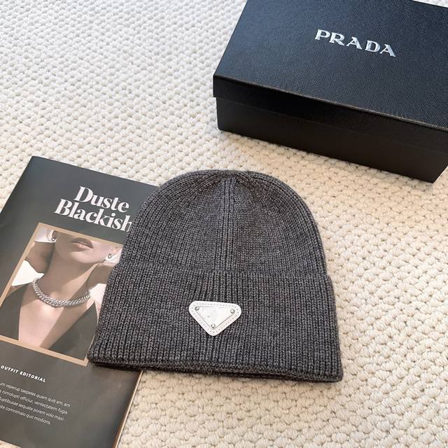 Prada latest triangle logo knitted hat wool hat women's loose cold hat, autumn