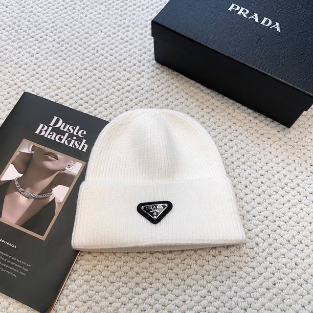 Prada latest triangle logo knitted hat wool hat women's loose cold hat, autumn