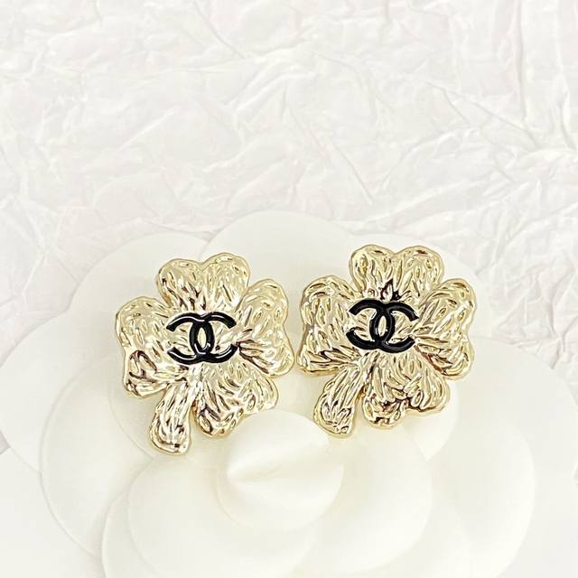 Chanel's hot-selling earrings are back! Chanel 24 Lava Gold Four-Leaf Clover Ea