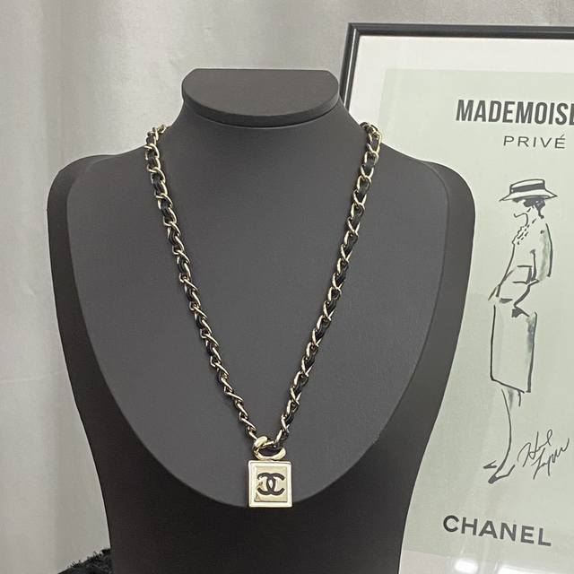 Necklace hot-selling model is now on sale. DDD. Exclusive high-end quality photo